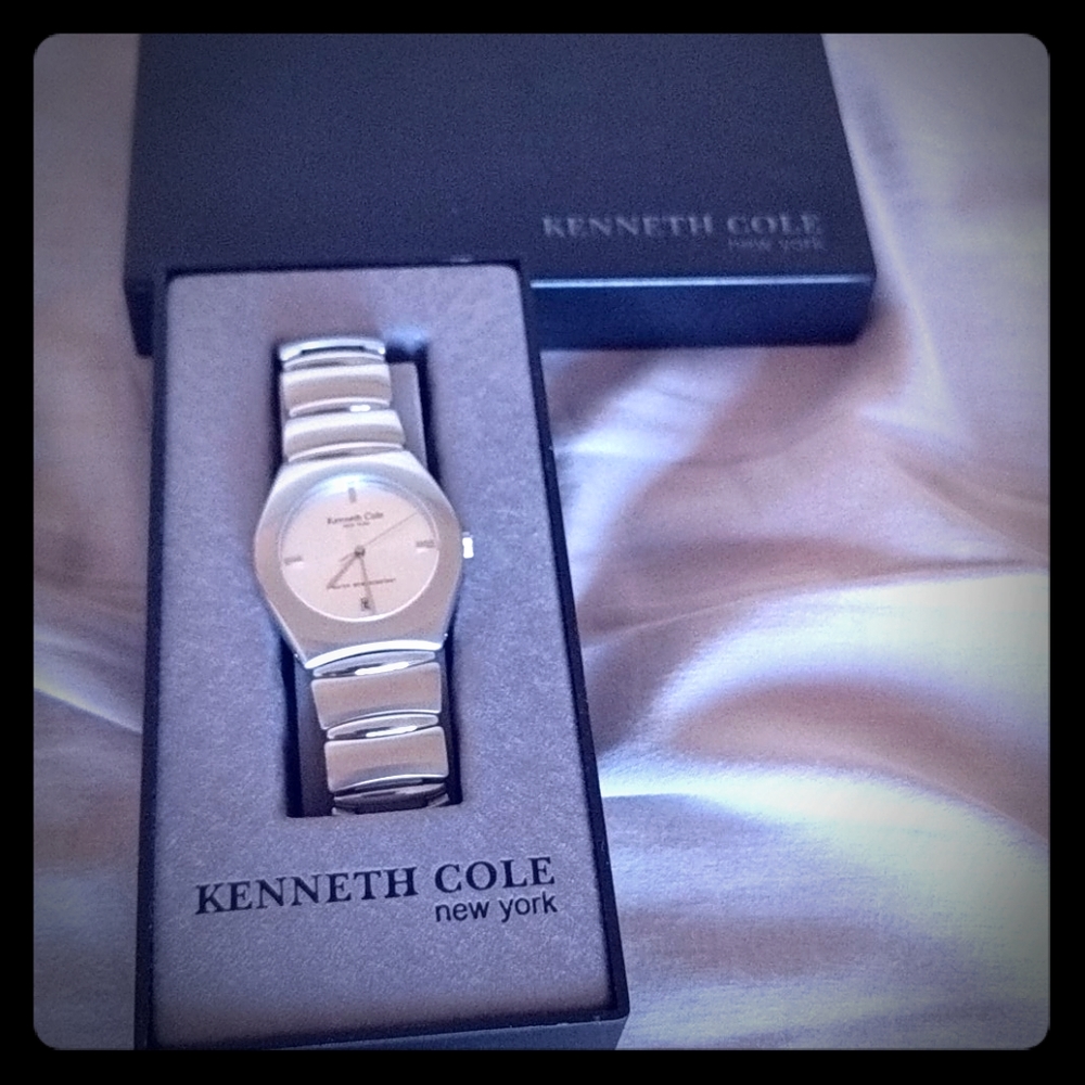 Kenneth Cole Watch KC3122 Silver Sold As Is